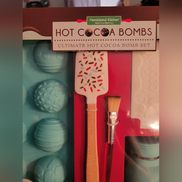 NWT 18 piece cocoa bomb kit fun gift for tween kids and adults! - Picture 2 of 6